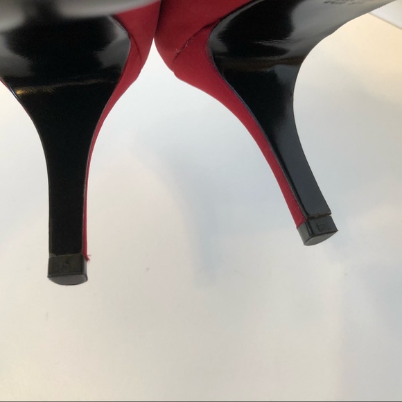 Nina Red Satin Heels Women's Shoes size 7.5 Kitten Heel Open Toe Ruffle detail - Picture 5 of 6